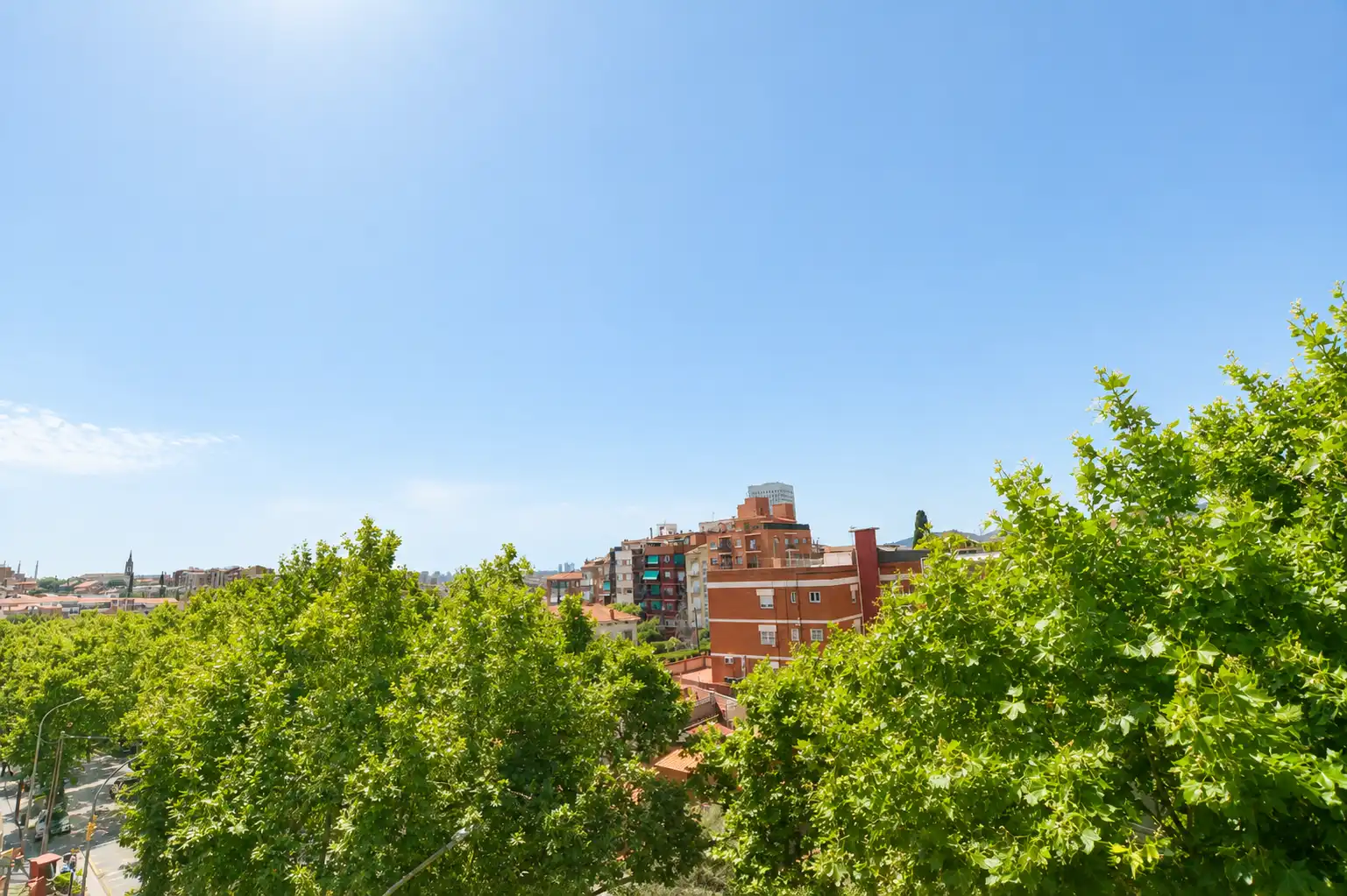 Vista exterior de Ático en venta en Santa Coloma de Gramenet con Aire acondicionado, Calefacción y Terraza