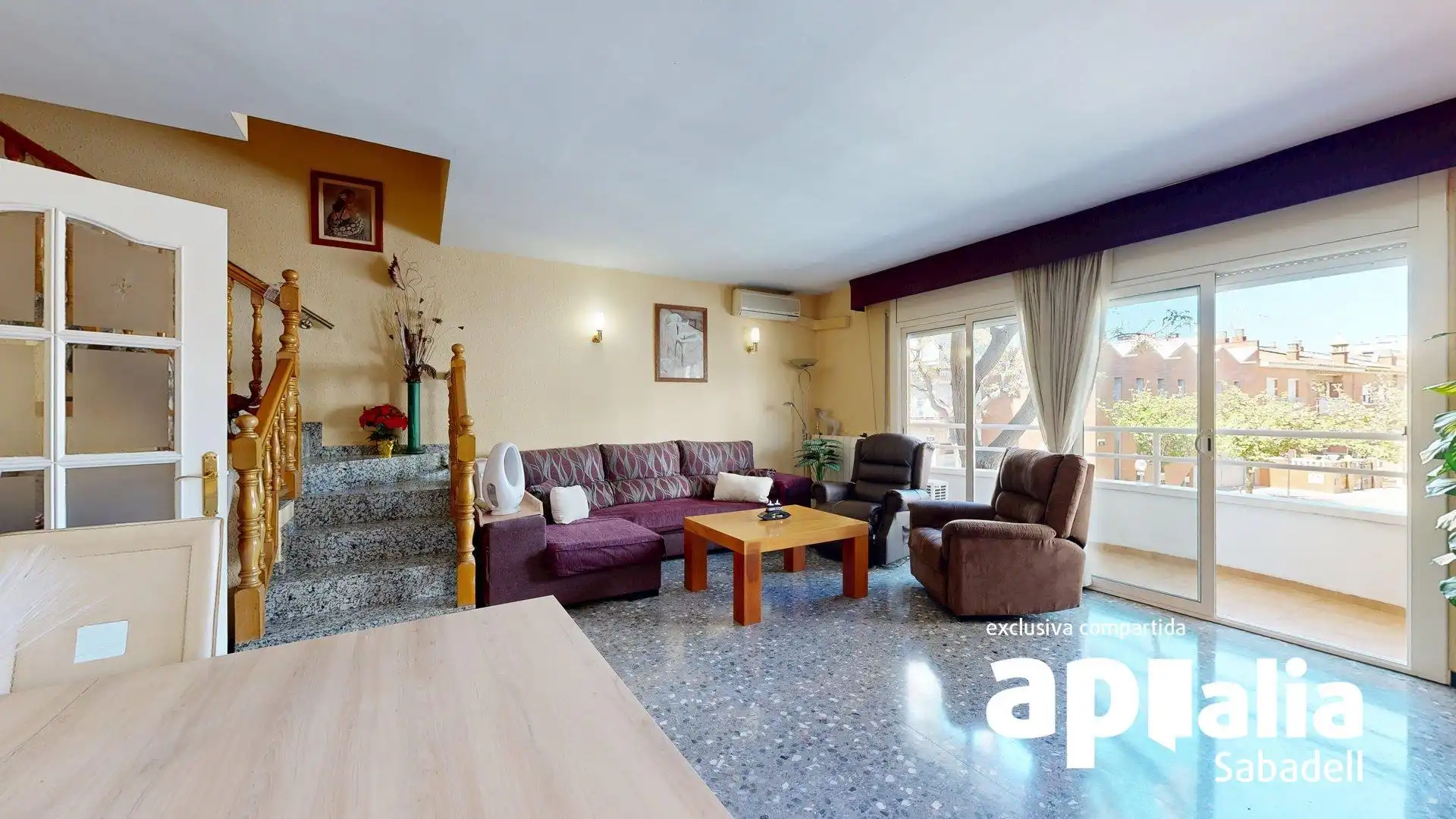 Sala de estar de Casa adosada en venta en Barberà del Vallès con Calefacción, Terraza y Balcón
