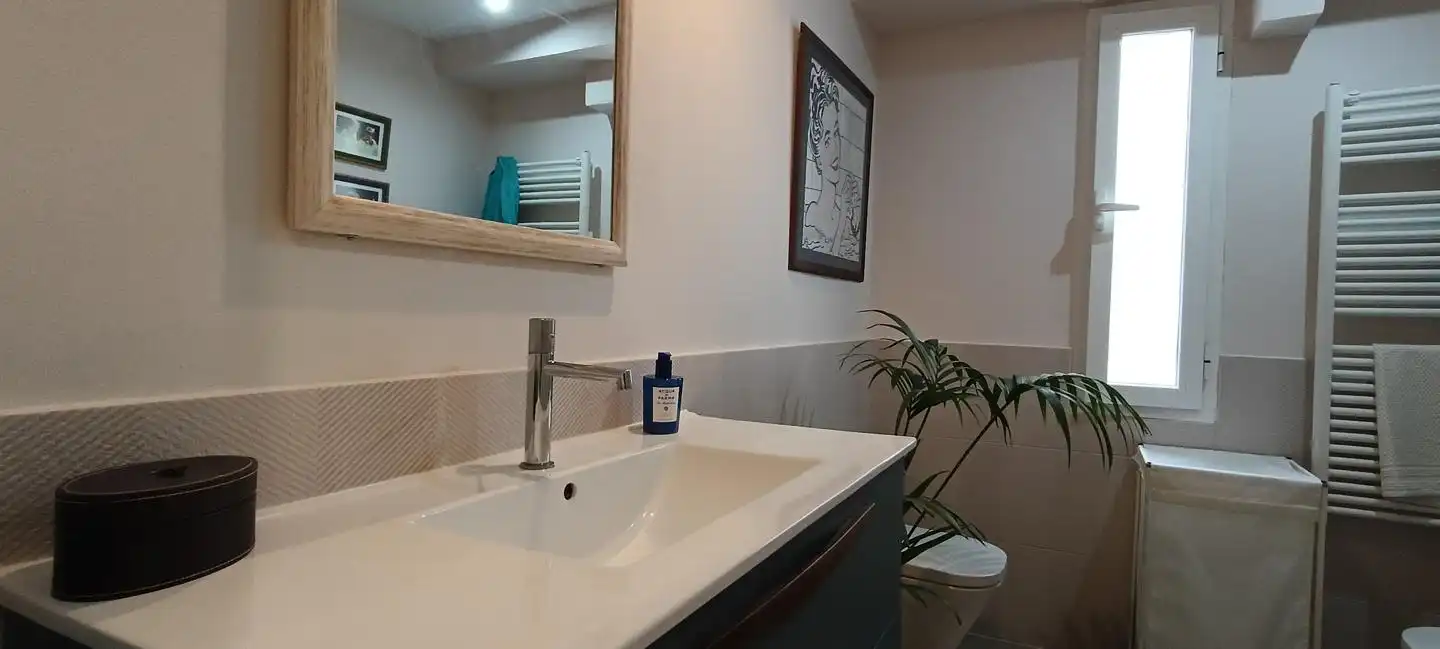 Bathroom of Flat for sale in León Capital   with Heating, Parquet flooring and Terrace