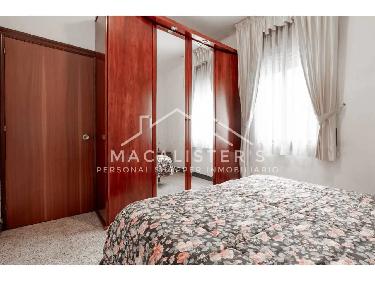 Bedroom of Flat for sale in Barcelona  with Air Conditioner and Balcony