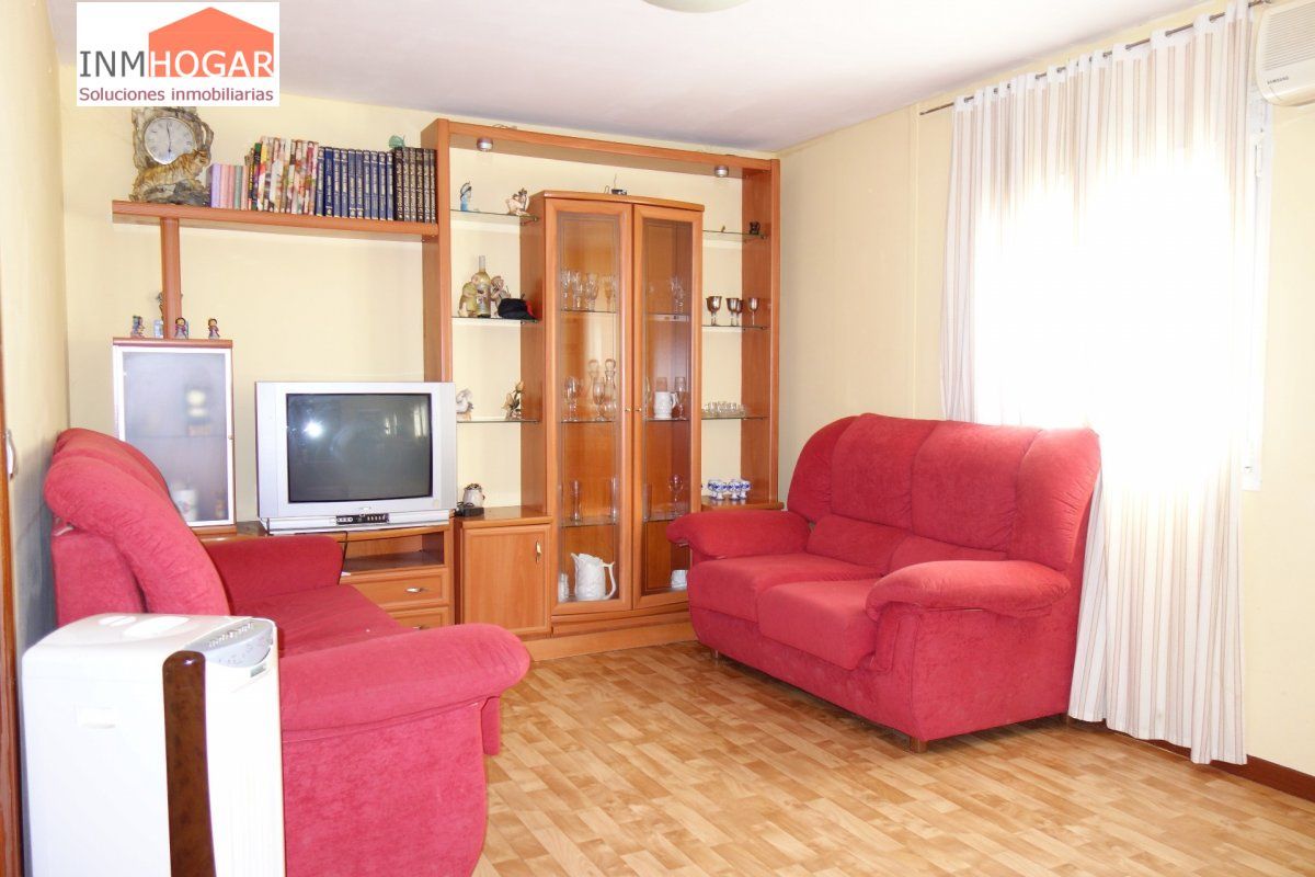 Sala d'estar de Finca rústica en venda en Ávila Capital amb Aire condicionat, Calefacció i Jardí privat