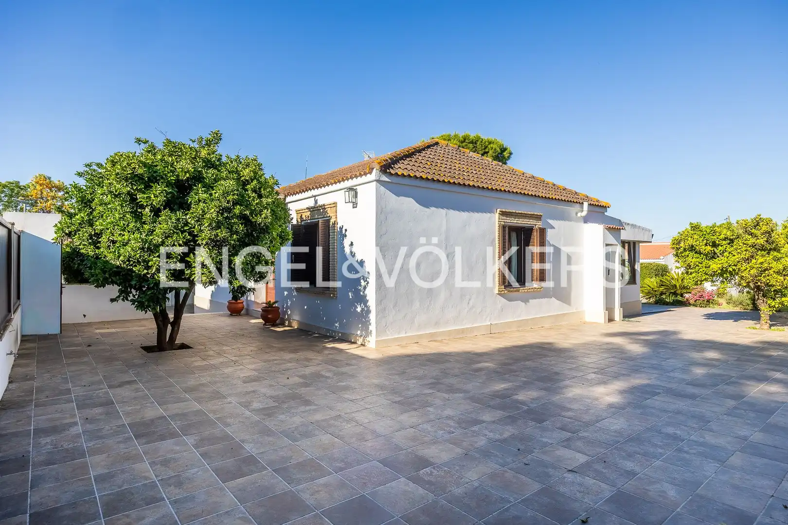 Exterior view of Houses for sale in Valencina de la Concepción  with Air Conditioner, Heating and Private garden