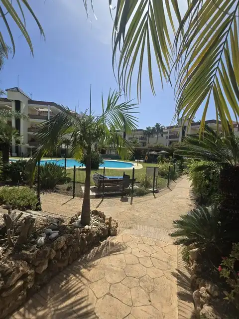 Apartamento con piscina en venta en Green Hills, imagen 3