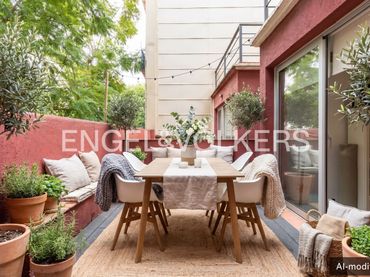 Flat with balcony for sale in Gràcia