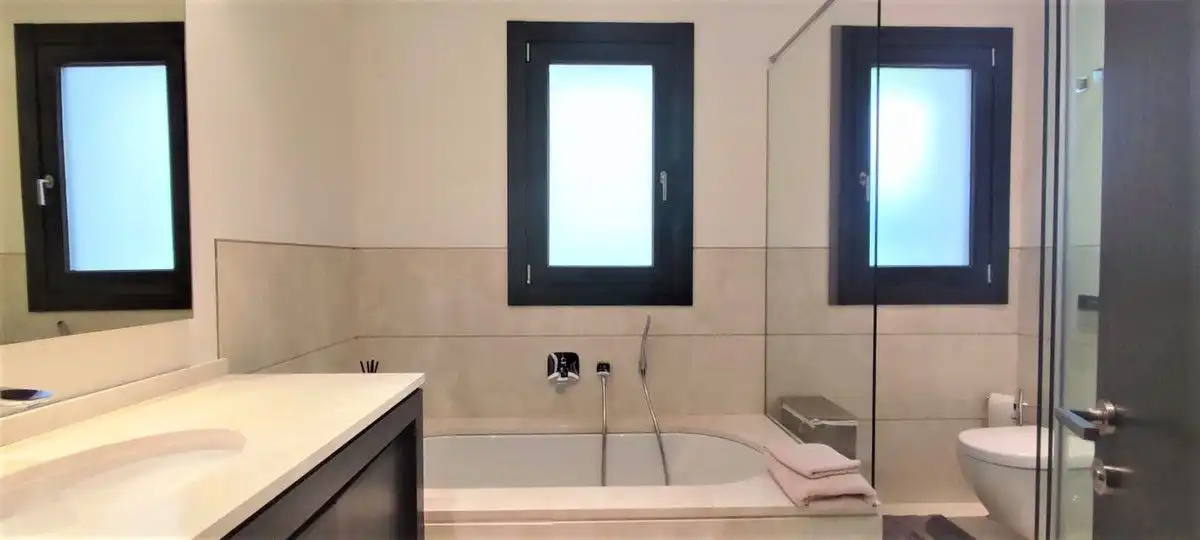 Baño de Casa o chalet en venta en Benahavís con Aire acondicionado, Jardín privado y Terraza