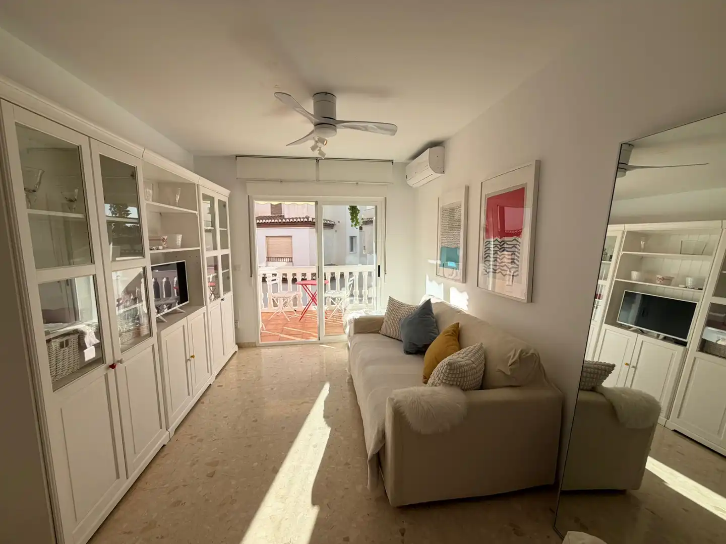 Flat for rent in Calle Alhambra, 19, La Herradura centro