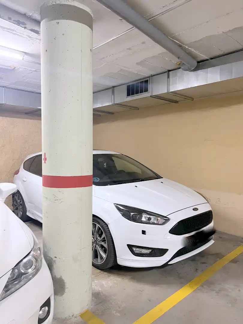 Parking de Piso de alquiler en Mataró con Aire acondicionado, Calefacción y Parquet