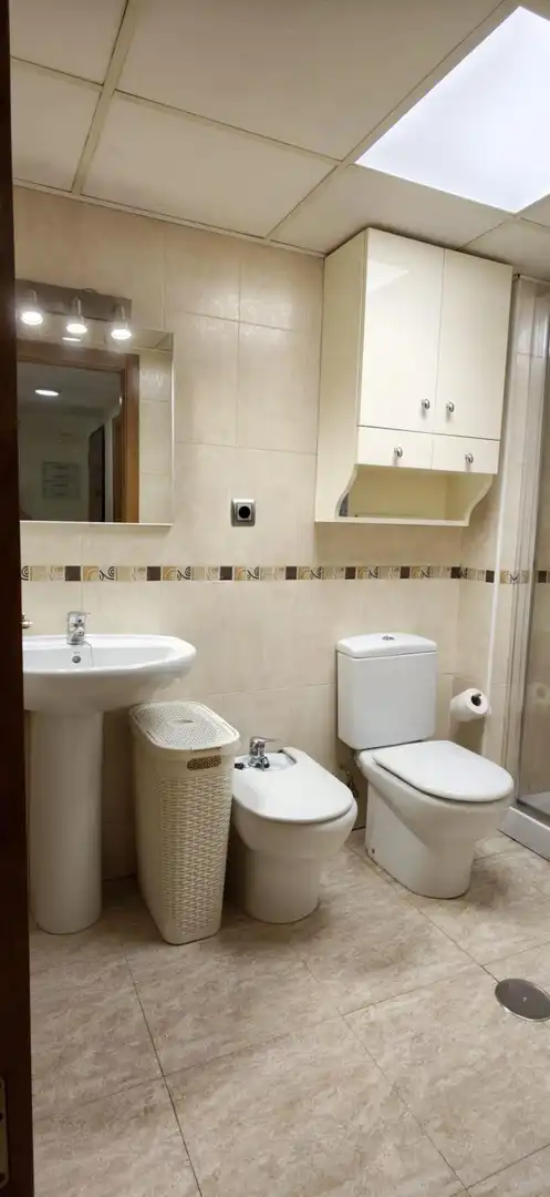 Badezimmer von Wohnung zur Miete in Murcia mit Klimaanlage, Abstellraum und Möbliert