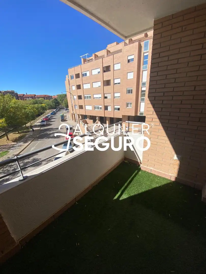 Vista exterior de Piso de alquiler en Los Valles - Sanz Vázquez - El Fuerte
