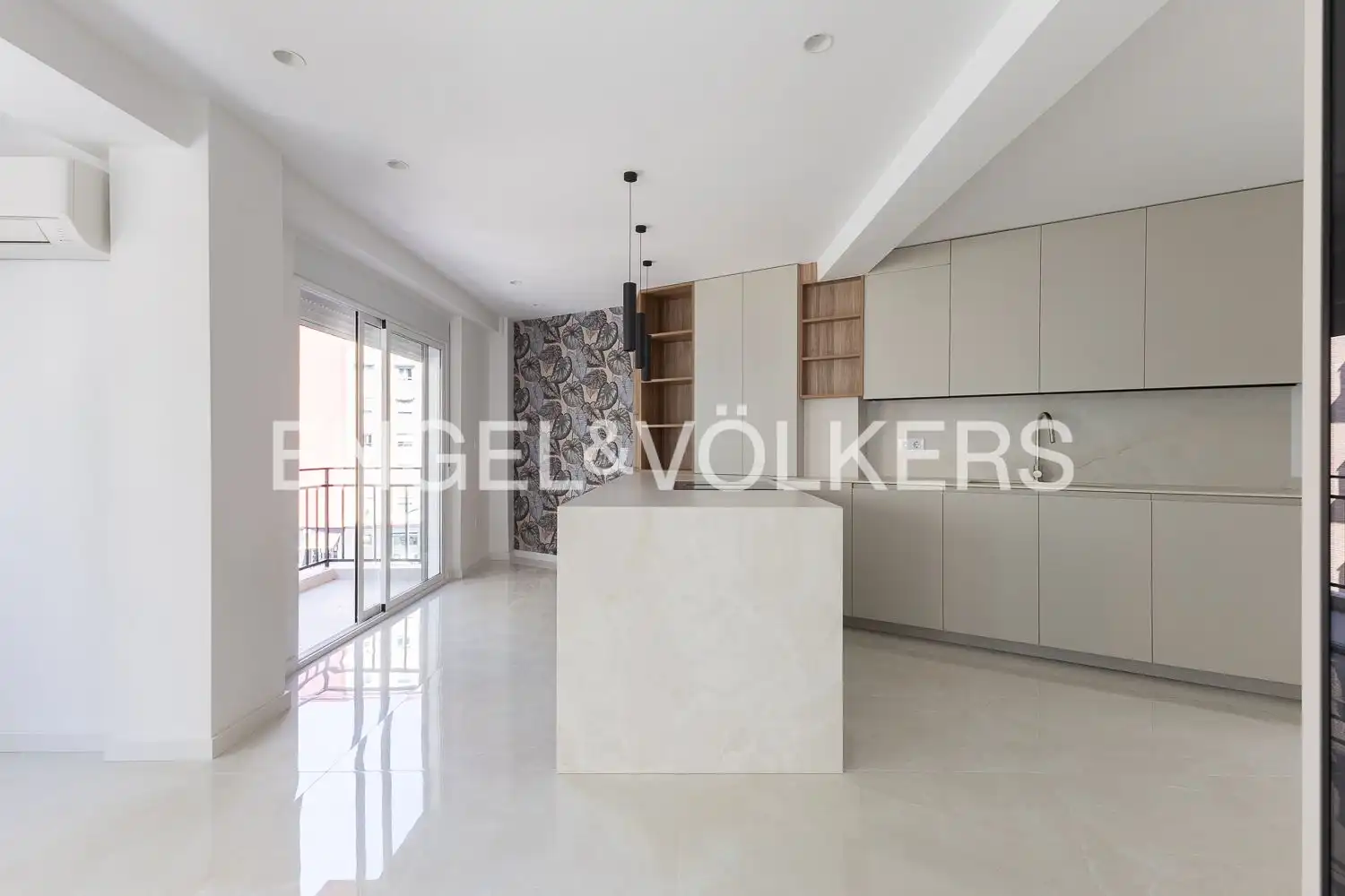 Cocina de Piso en venta en  Valencia Capital con Aire acondicionado, Calefacción y Balcón