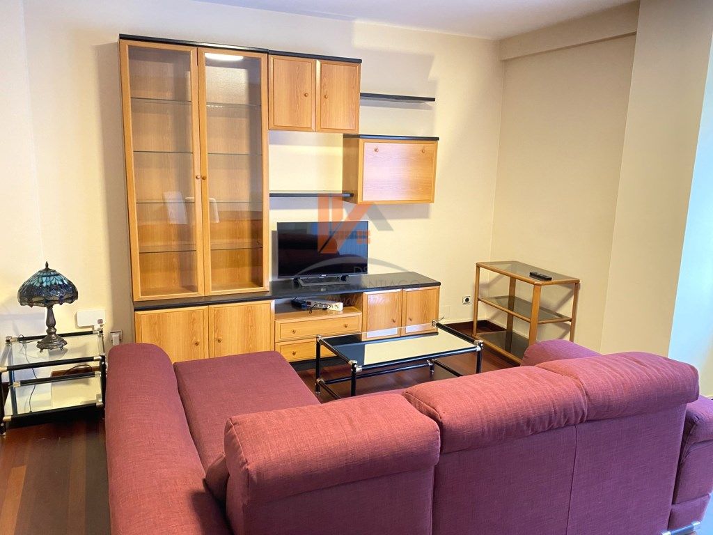 Sala d'estar de Pis de lloguer en Santiago de Compostela  amb Moblat i Forn