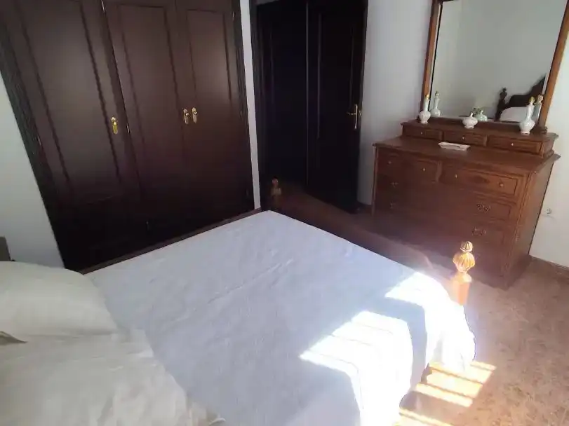 Dormitori de Casa adosada en venda en Ronda amb Traster i Moblat