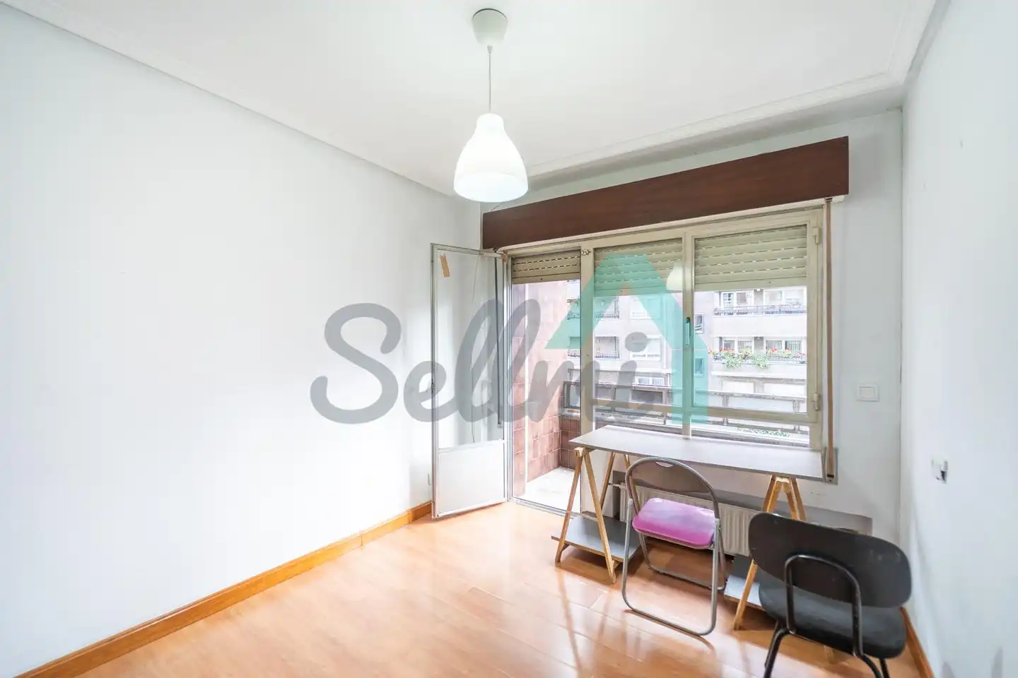 Habitación de Piso en venta en Oviedo  con Calefacción, Terraza y Trastero