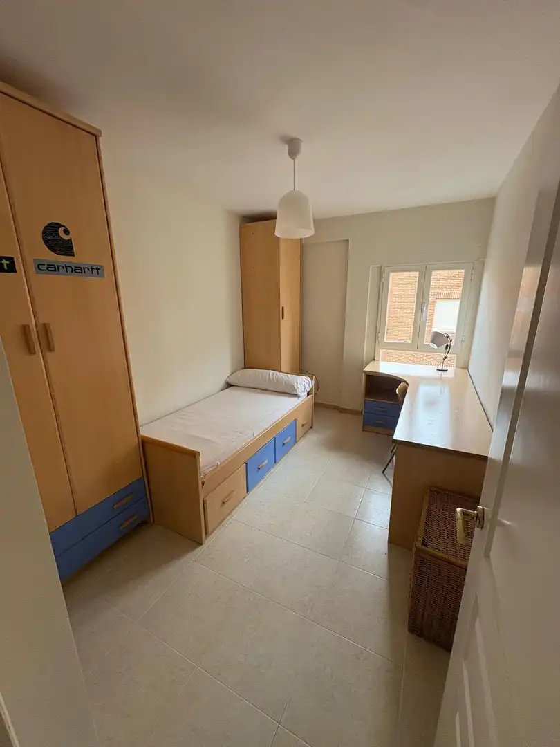 Bedroom of Flat for rent in Cuenca  with Heating and Furnished