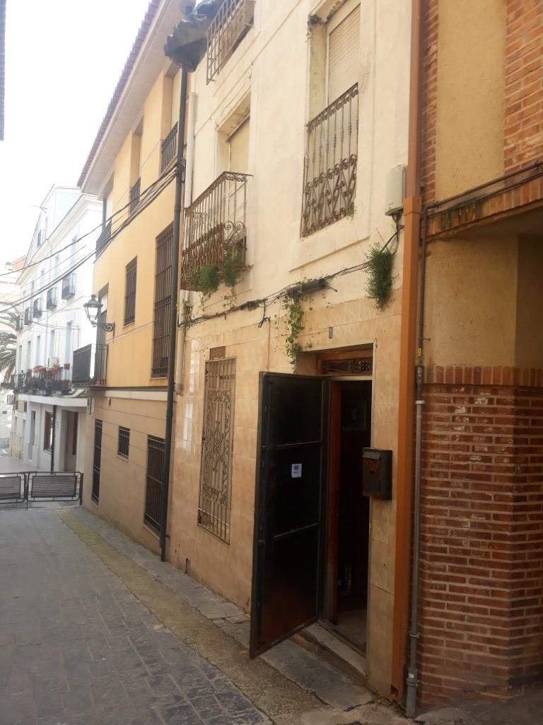 Vista exterior de Casa adosada en venda en Caudete