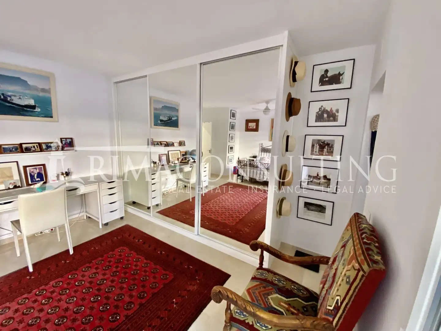 Schlafzimmer von Erdgeschoss zum Verkauf in Marbella mit Klimaanlage, Privatgarten und Terrasse