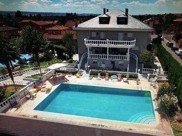 Detached house with pool for sale in Cabanillas del Campo