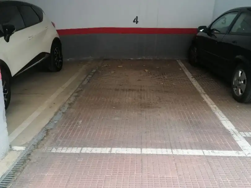 Parking of Garage for rent in Tetuán
