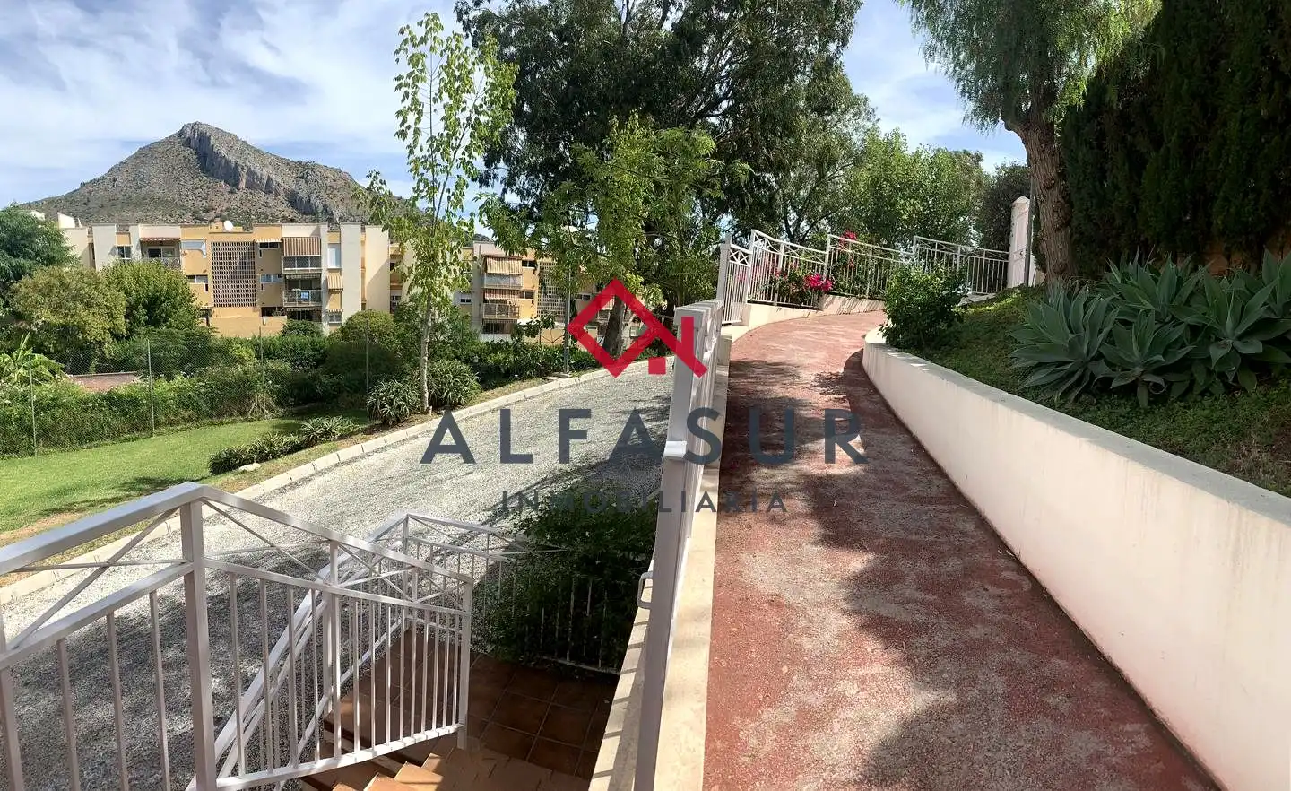 Bajo con piscina en alquiler en Calle Altabaca, imagen 10
