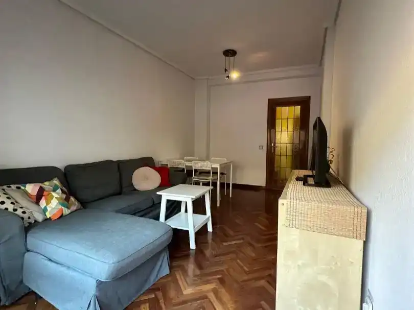 Sala d'estar de Pis en venda en  Madrid Capital amb Balcó