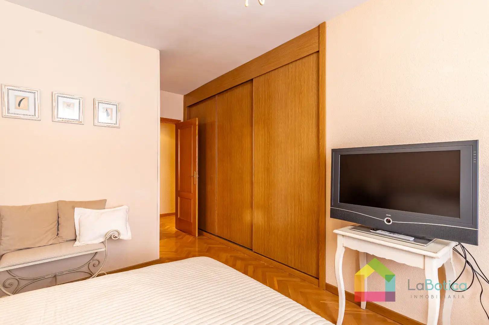 Bedroom of Flat for sale in Toledo  with Heating, Parquet flooring and Washing machine