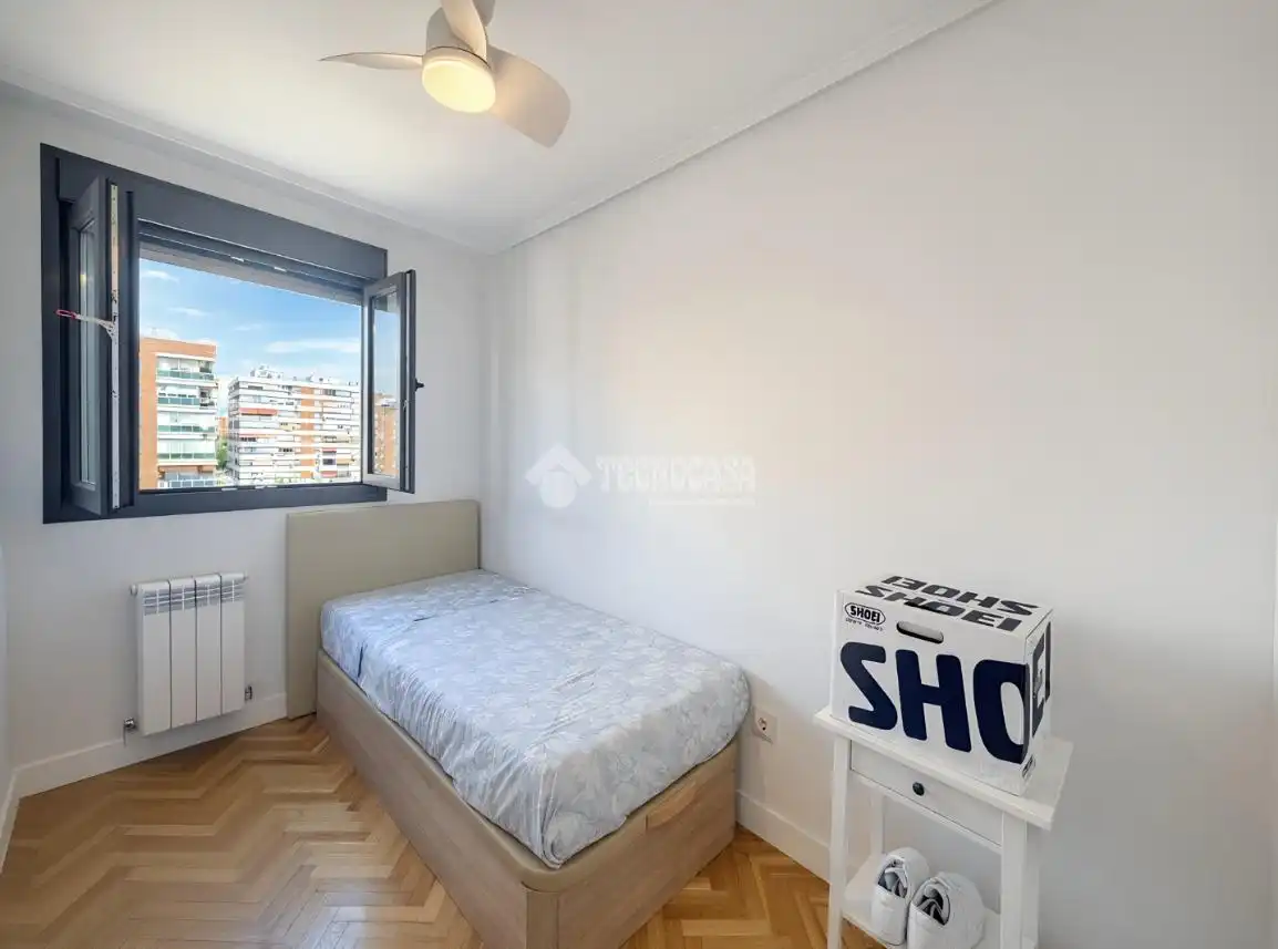 Habitación de Piso en venta en Madrid con Calefacción y Piscina comunitaria