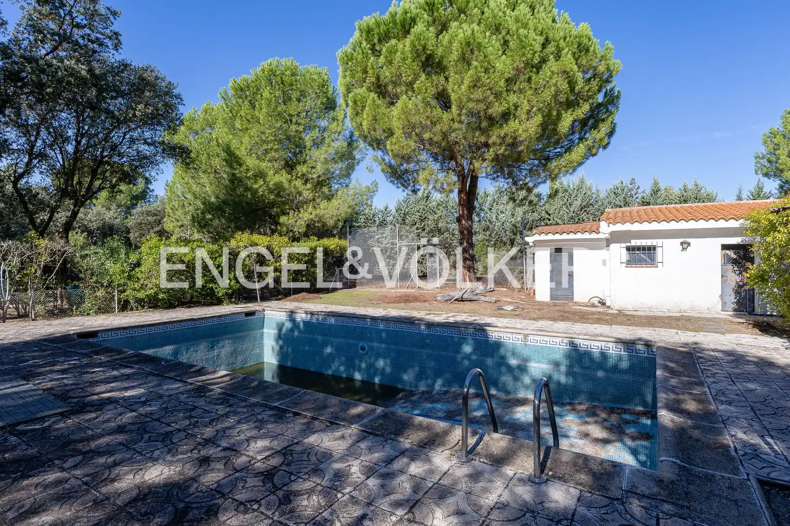 Piscina de Casa o xalet en venda en Raya del Palancar - Guadamonte  