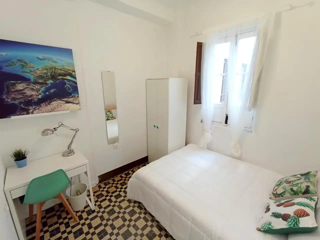 Ground floor for rent in Santa Teresa, Centro - Sagrario