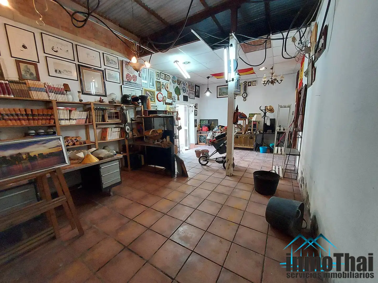 Commercial properties for sale in Ronda del Caracol, 37, Centro