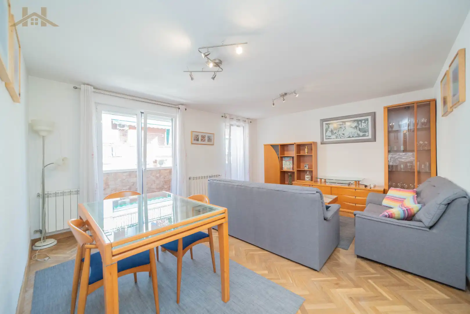Living room of Flat for sale in Leganés  with Heating, Parquet flooring and Furnished