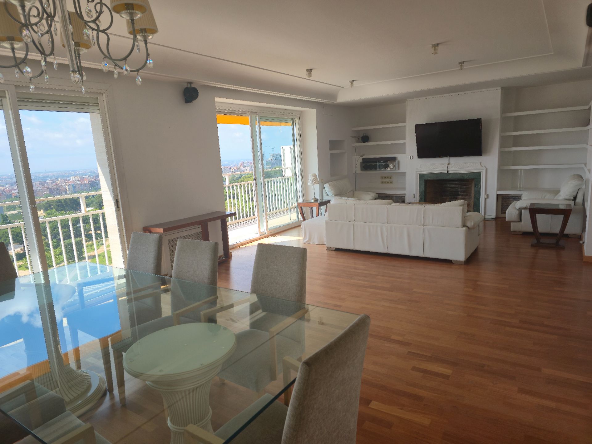 Living room of Flat to rent in  Barcelona Capital  with Air Conditioner, Heating and Parquet flooring