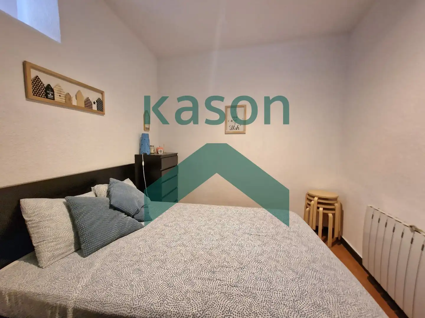 Dormitori de Apartament de lloguer en Madrid amb Calefacció i Moblat