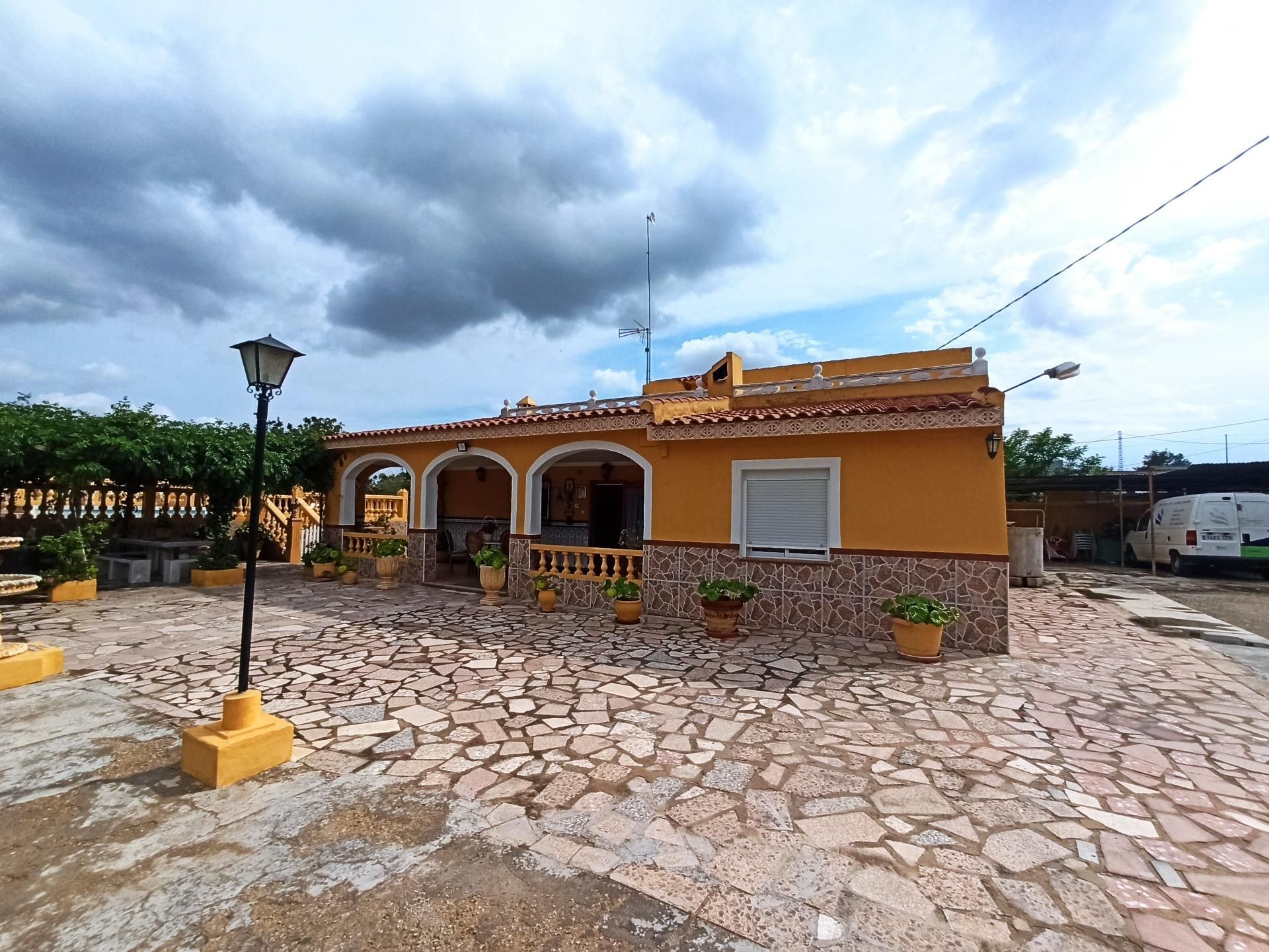 Exterior view of House or chalet for sale in Alicante / Alacant  with Air Conditioner, Private garden and Terrace