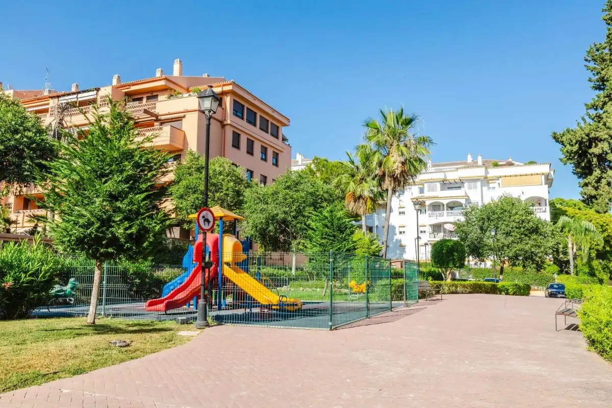 Vista exterior de Dúplex de lloguer en Marbella amb Aire condicionat, Calefacció i Jardí privat
