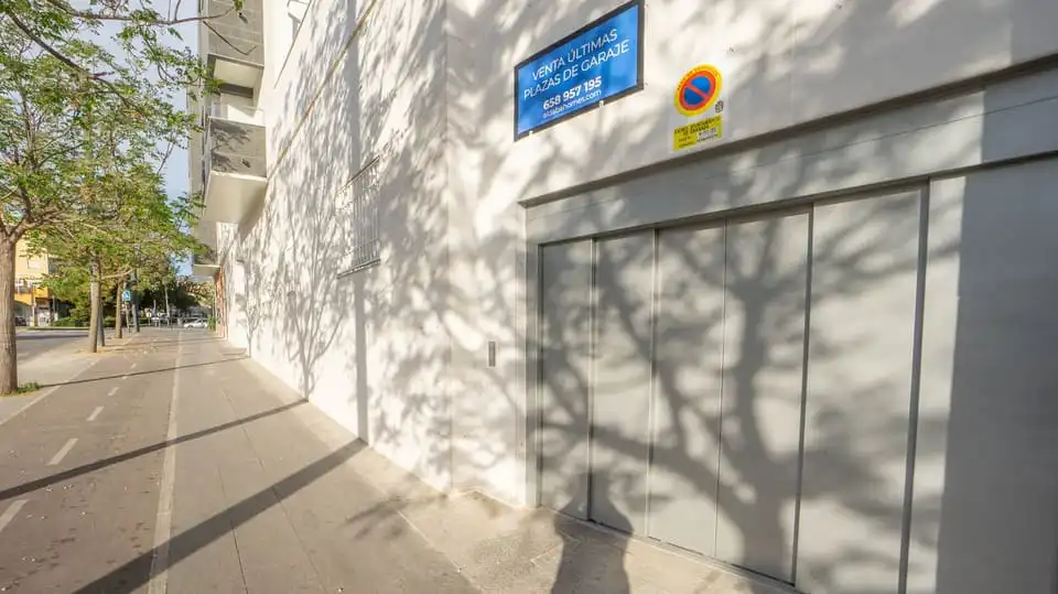 Außenansicht von Garage zur Miete in Granada