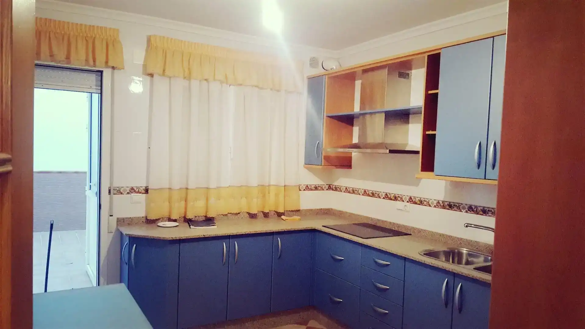 Cuina de Casa adosada en venda en Baza amb Forn, Rentadora i Microones