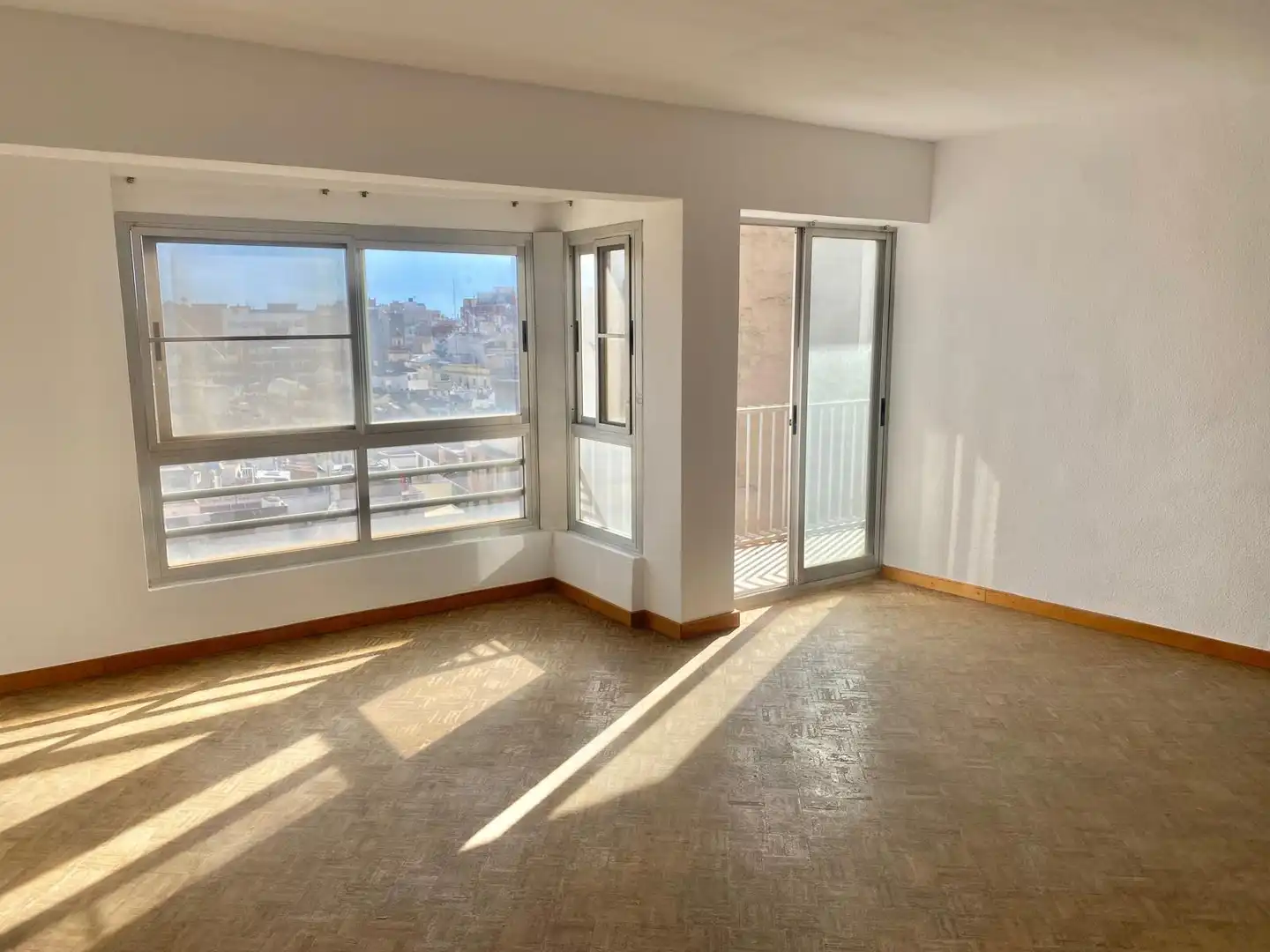 Schlafzimmer von Wohnung zum Verkauf in Castellón de la Plana / Castelló de la Plana mit Balkon