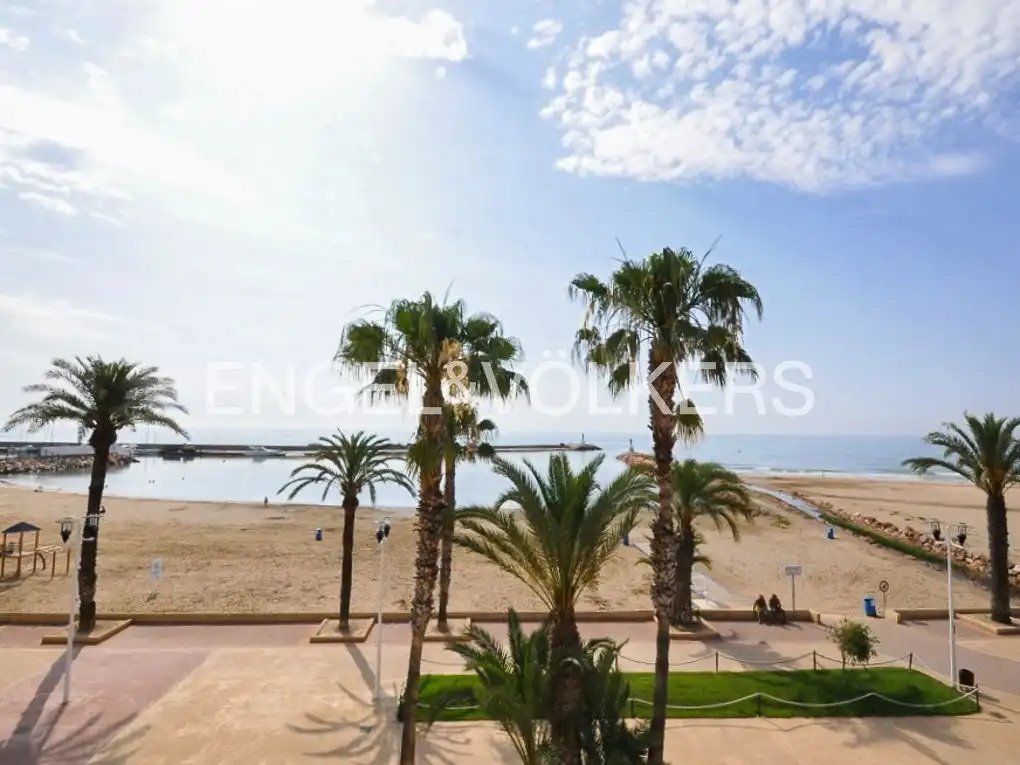 Vista exterior de Casa o chalet de alquiler en La Pobla de Farnals con Aire acondicionado, Calefacción y Jardín privado