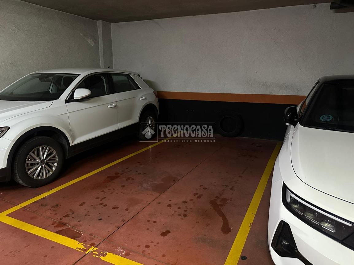 Garage zur Miete in Reyes Católicos