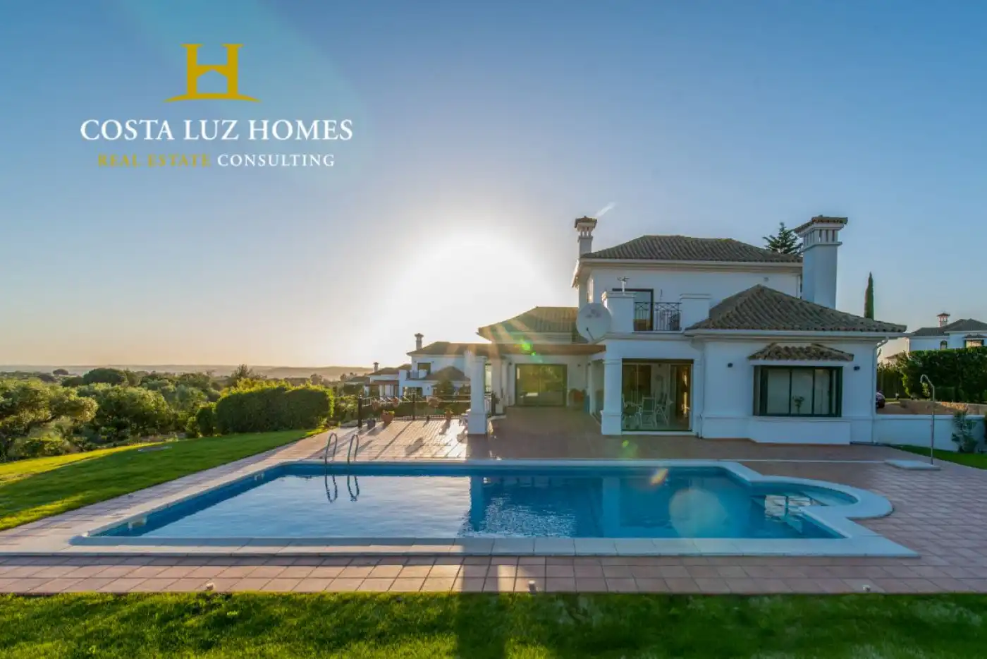 Chalet con piscina en venta en Arcos de la Frontera