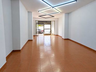 Local comercial en alquiler en Calle José Hierro
