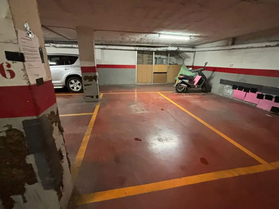 Parkplatz von Garage zum Verkauf in Rubí