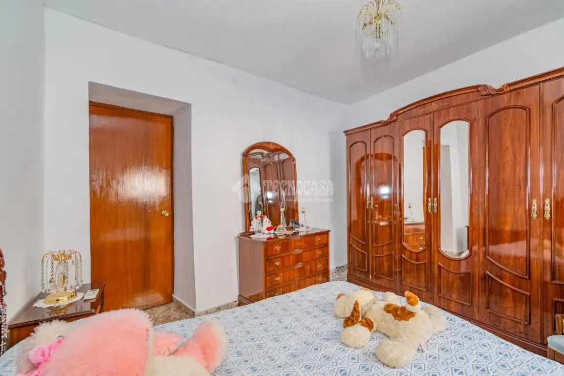 Dormitori de Casa adosada en venda en Loja amb Aire condicionat, Terrassa i Traster