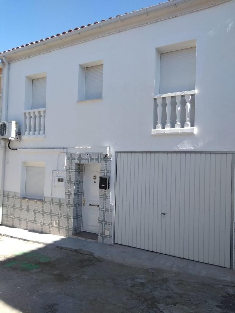 Exterior view of Single-family semi-detached for sale in Majadas  with Air Conditioner, Heating and Terrace