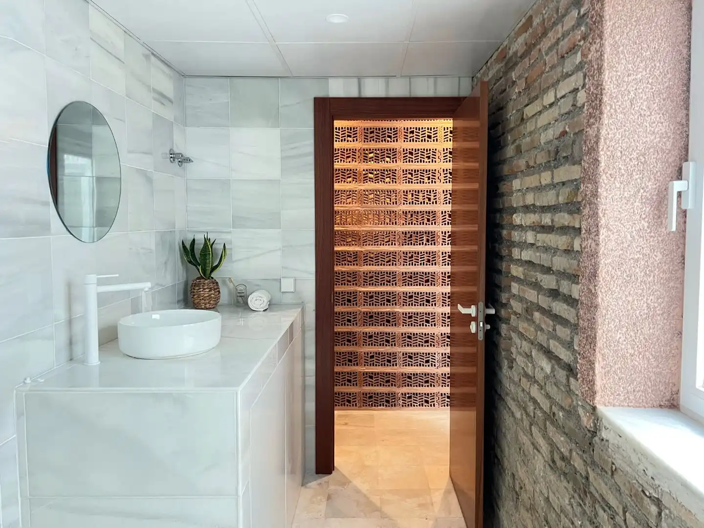 Bathroom of Flat for rent in Beiro