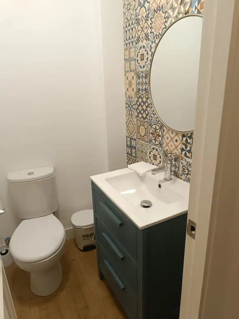 Bathroom of Flat for sale in Oviedo   with Heating, Parquet flooring and Storage room