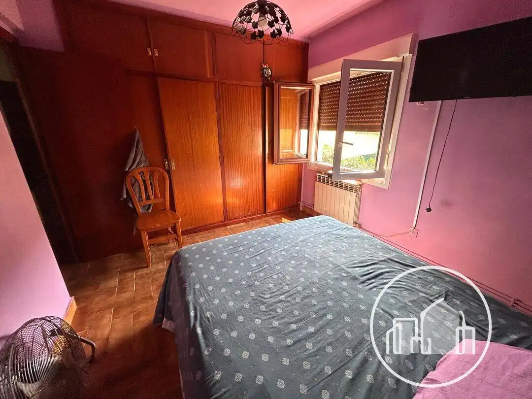 Dormitori de Casa o xalet en venda en Pedroso amb Calefacció