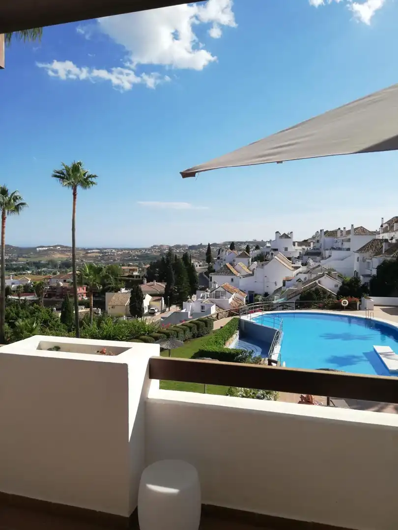 Vista exterior de Apartament de lloguer en Mijas amb Aire condicionat, Calefacció i Terrassa