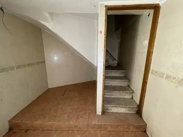 Casa adosada en venda en Yecla amb Traster
