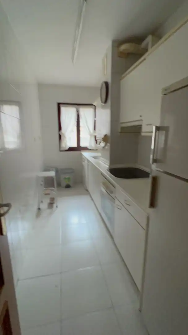 Cocina de Apartamento en venta en Oviedo  con Calefacción, Parquet y Amueblado